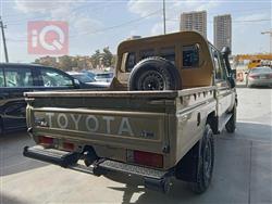 Toyota Land Cruiser 70 Pickup